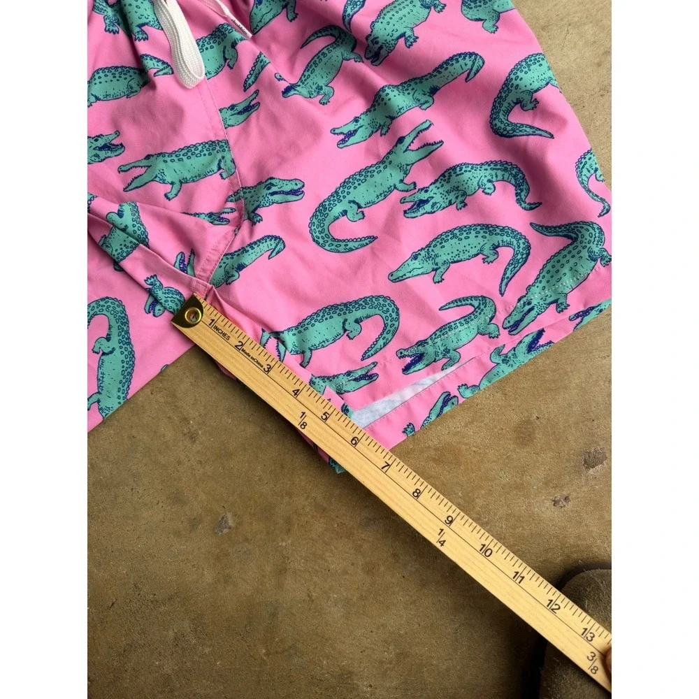 Chubbies Swim Trunks Alligator Print Size Small Pink 5.5